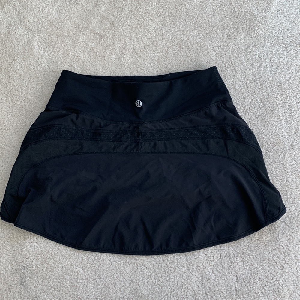 black lululemon tennis skirt